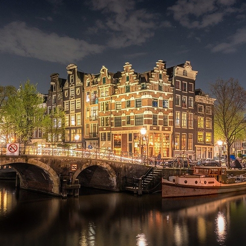 Amsterdam wil in 2030 meeste huishoudens  op zon- en windstroom